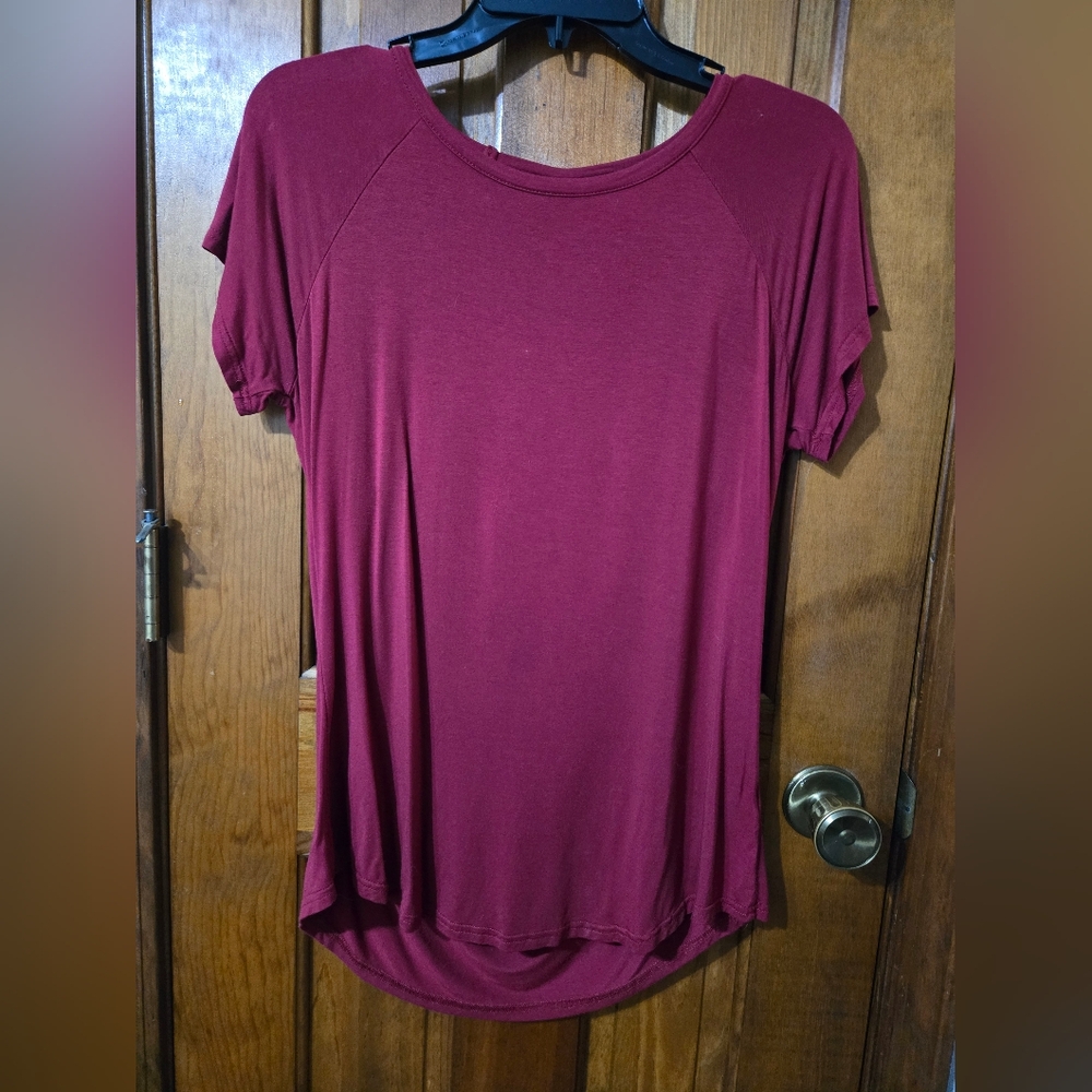 ADEAMLY Rich Burgundy Short Sleeve Tee With Keyhole Back
